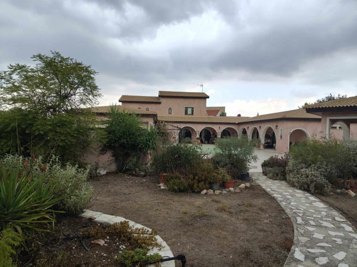 Image No.3-4 Bed Villa for sale