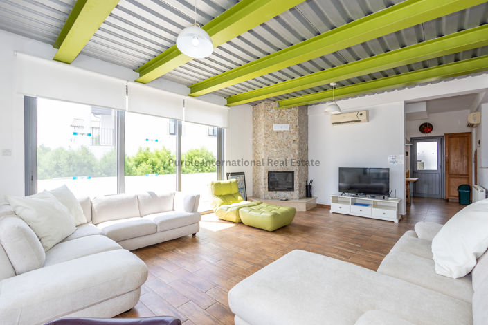 Image No.2-4 Bed Villa for sale