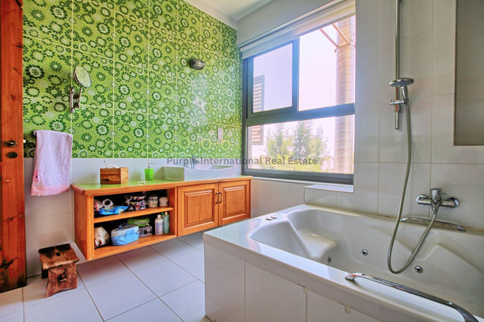 Image No.20-4 Bed Villa for sale