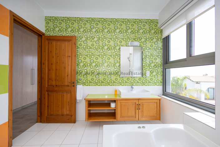 Image No.22-4 Bed Villa for sale