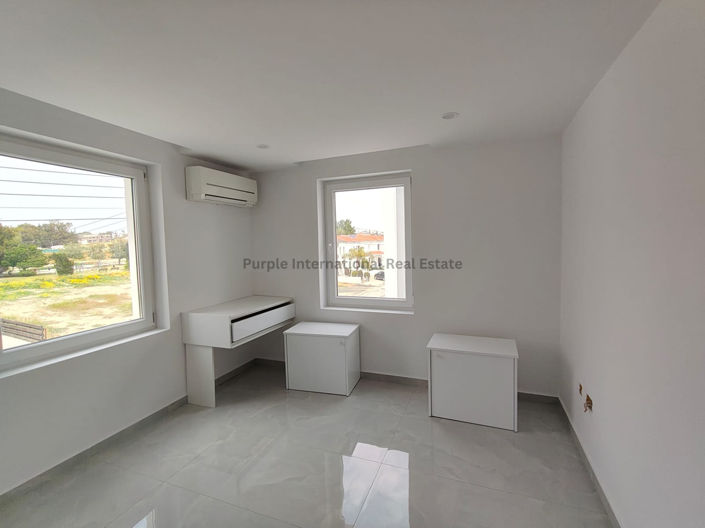 Image No.12-Villa de 4 chambres à vendre à Larnaca