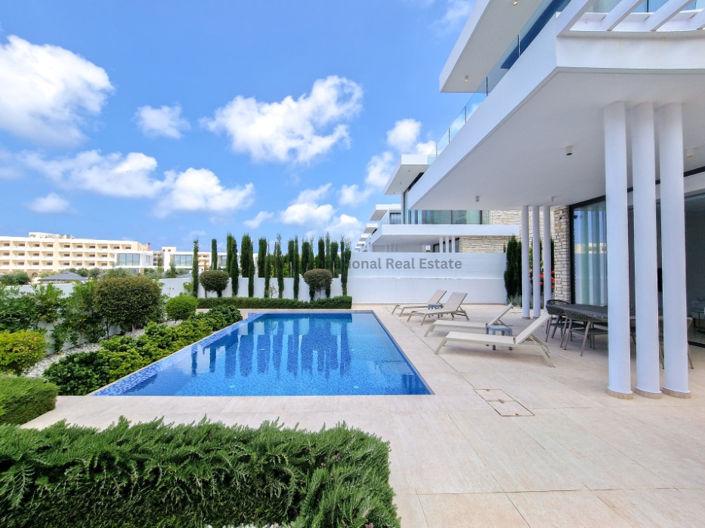 Image No.44-5 Bed Villa for sale