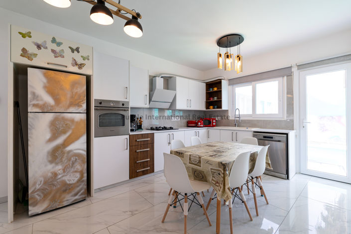 Image No.3-4 Bed Villa for sale