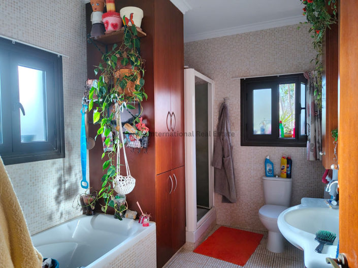 Image No.11-5 Bed Bungalow for sale