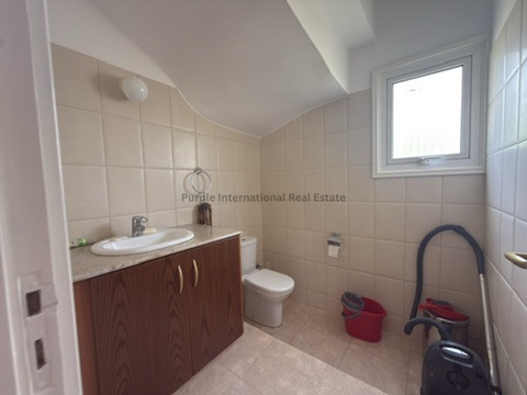 Image No.9-3 Bed House for sale