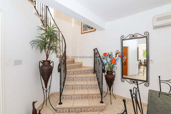 Image No.18-3 Bed Villa for sale