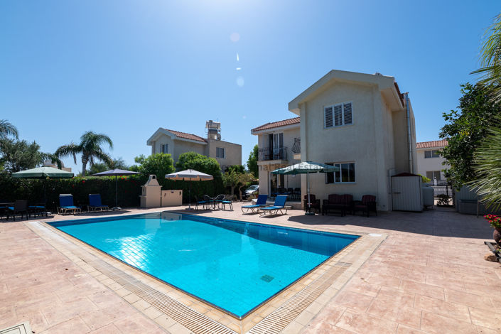 Image No.20-3 Bed Villa for sale