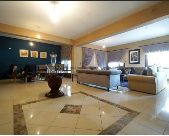 Image No.18-4 Bed House for sale