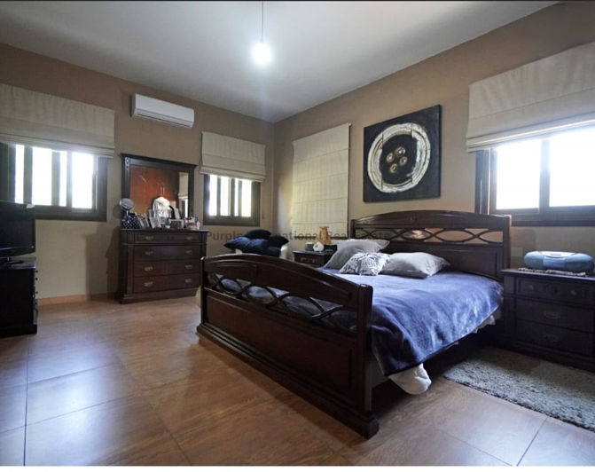 Image No.22-4 Bed House for sale