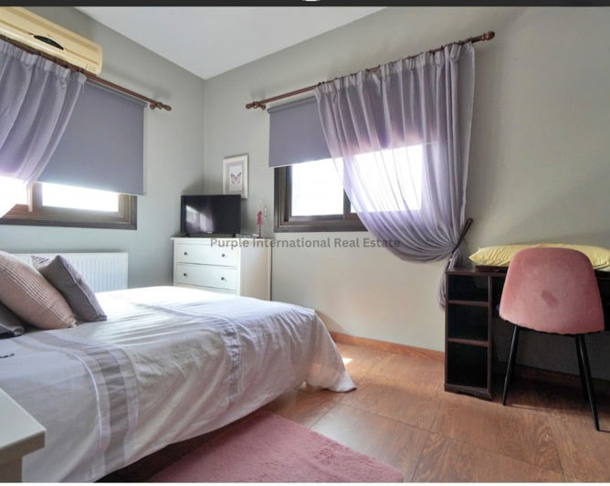 Image No.24-4 Bed House for sale
