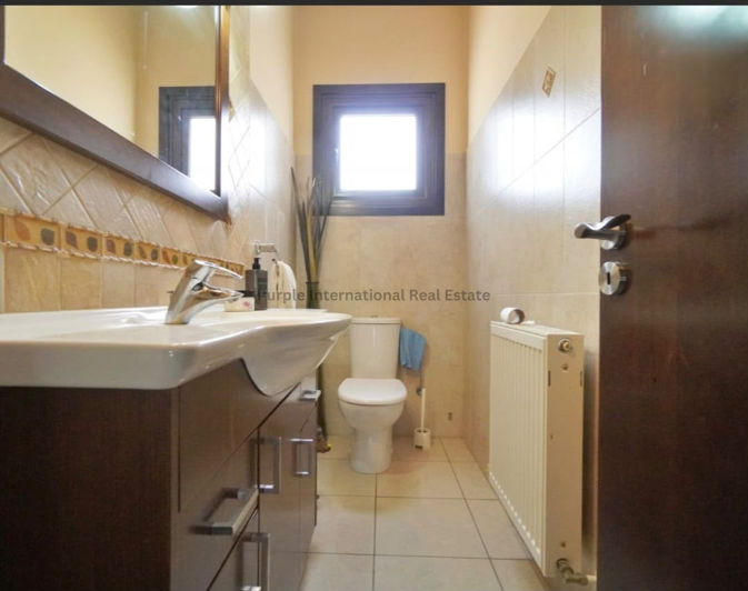 Image No.26-4 Bed House for sale