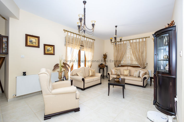 Image No.2-3 Bed Villa for sale
