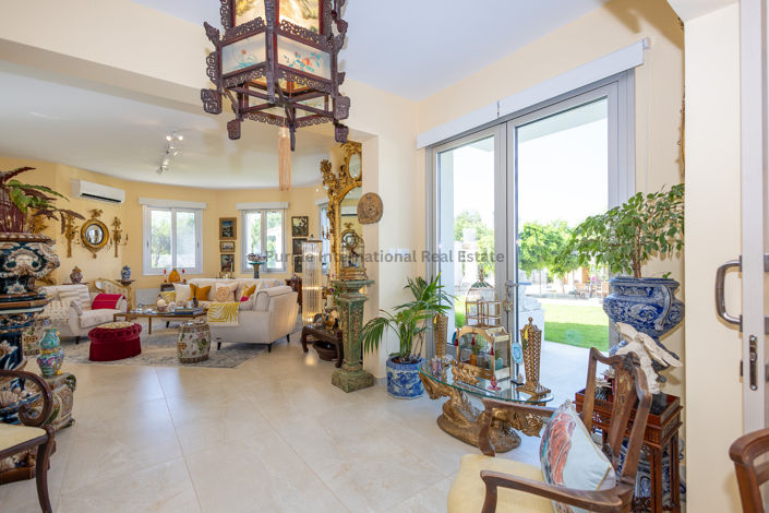 Image No.2-6 Bed Villa for sale
