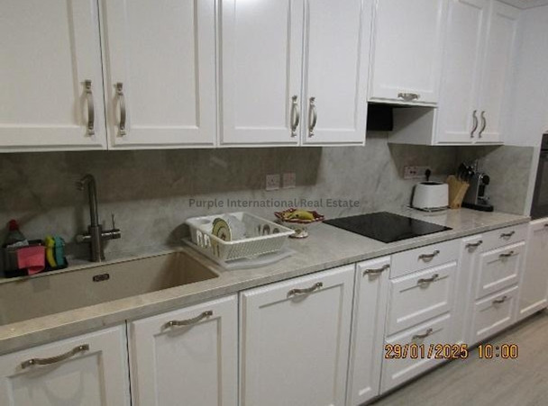 Image No.7-6 Bed House for sale