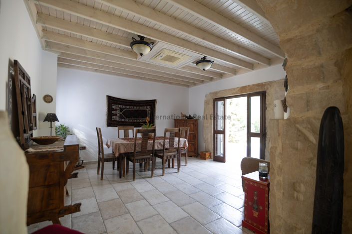 Image No.3-Maison de 5 chambres à vendre à Larnaca