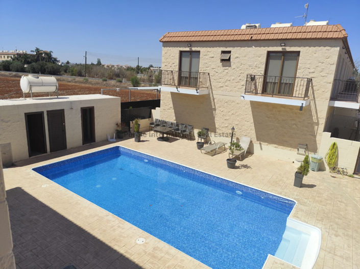 Image No.10-2 Bed Townhouse for sale