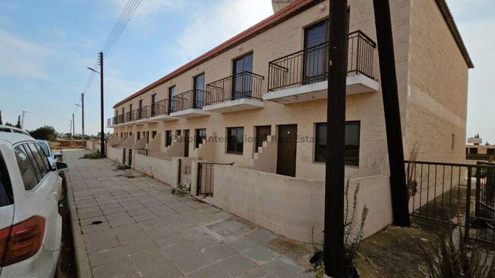Image No.16-2 Bed Townhouse for sale