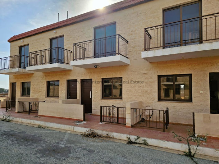 Image No.17-2 Bed Townhouse for sale