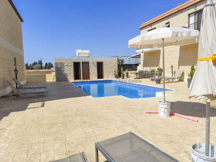 Image No.2-2 Bed Townhouse for sale