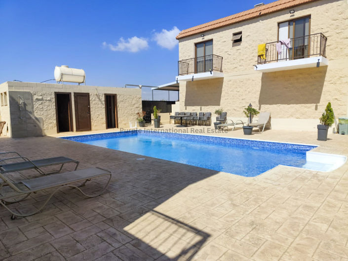 Image No.9-2 Bed Townhouse for sale