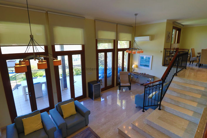 Image No.2-4 Bed Villa for sale