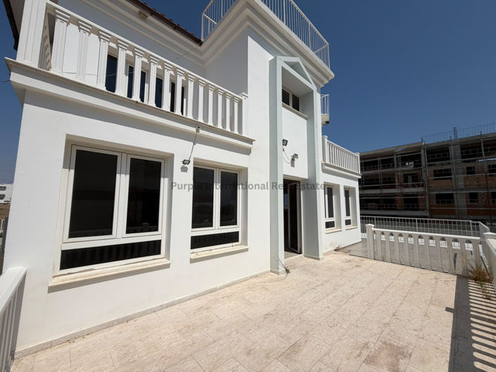 Image No.11-5 Bed House for sale