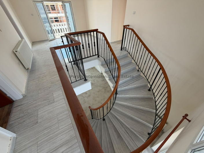 Image No.15-5 Bed House for sale