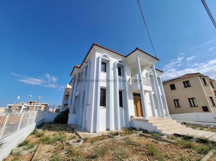 Image No.2-5 Bed House for sale