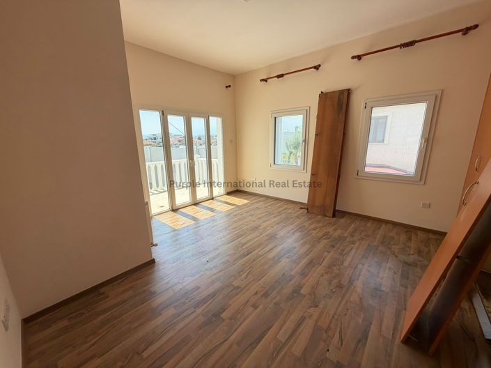 Image No.23-5 Bed House for sale