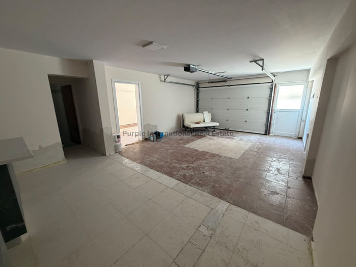 Image No.28-5 Bed House for sale