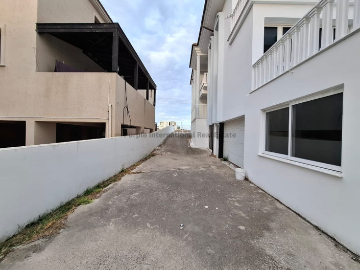 Image No.33-5 Bed House for sale