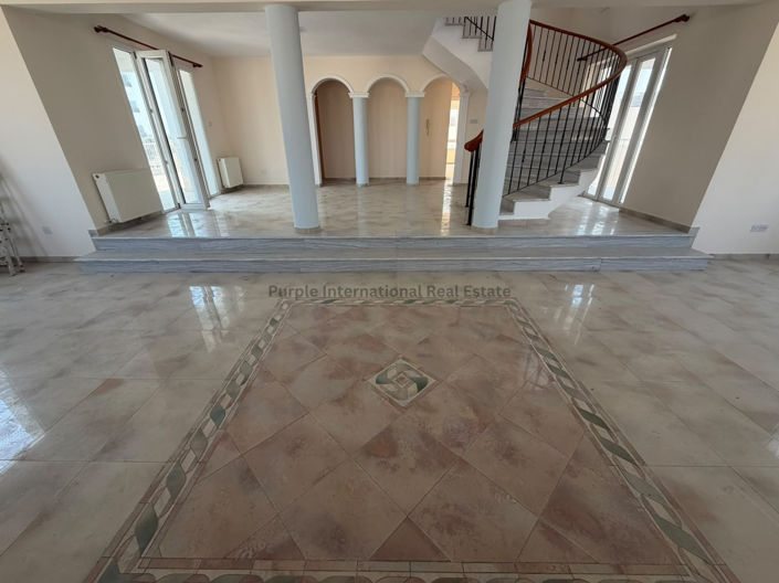 Image No.5-5 Bed House for sale