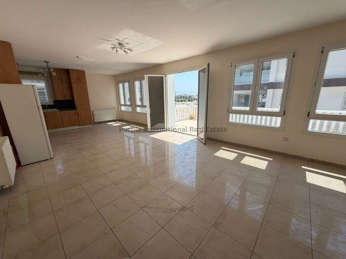 Image No.8-5 Bed House for sale