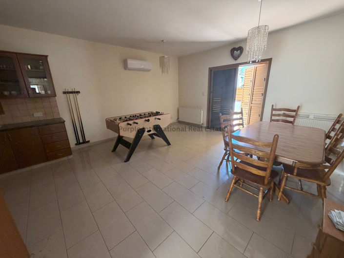 Image No.16-4 Bed House for sale