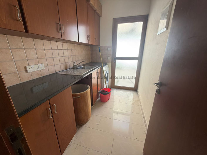 Image No.18-4 Bed House for sale