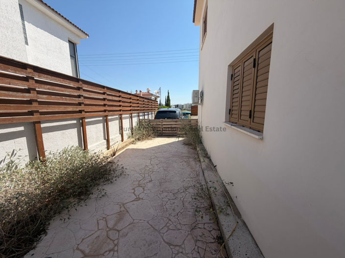 Image No.21-4 Bed House for sale