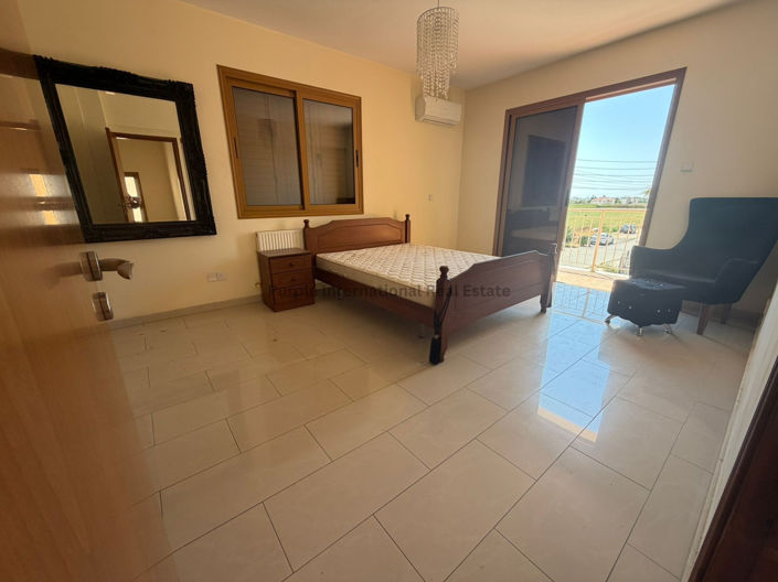 Image No.25-4 Bed House for sale