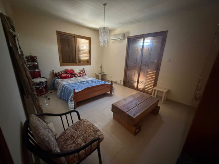 Image No.30-4 Bed House for sale