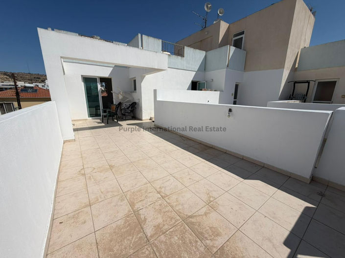One Bedroom Apartment in Oroklini with Communal Pool
