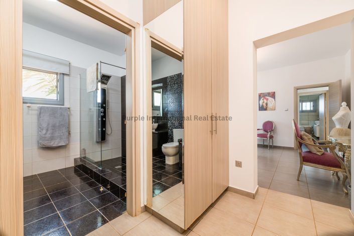 Image No.24-4 Bed Villa for sale