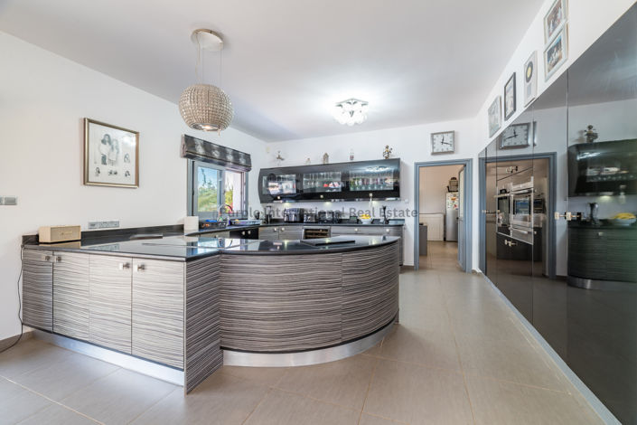 Image No.4-4 Bed Villa for sale