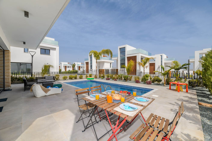 Image No.2-3 Bed Villa for sale