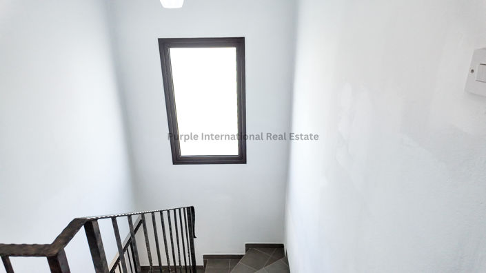 Image No.12-2 Bed Townhouse for sale