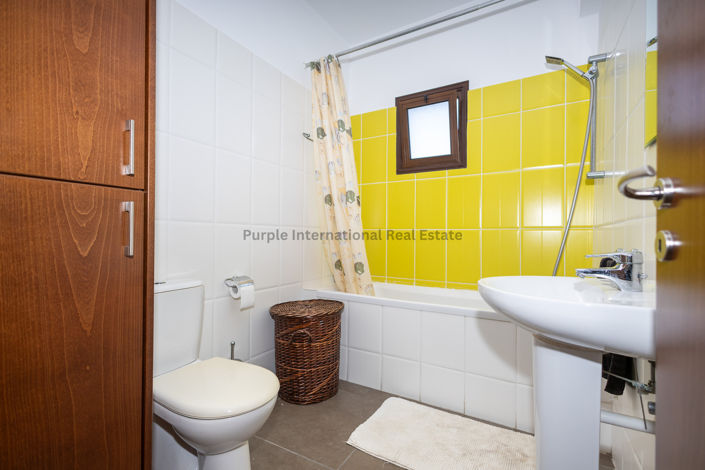 Image No.16-2 Bed Townhouse for sale
