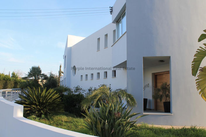 Image No.26-5 Bed Villa for sale