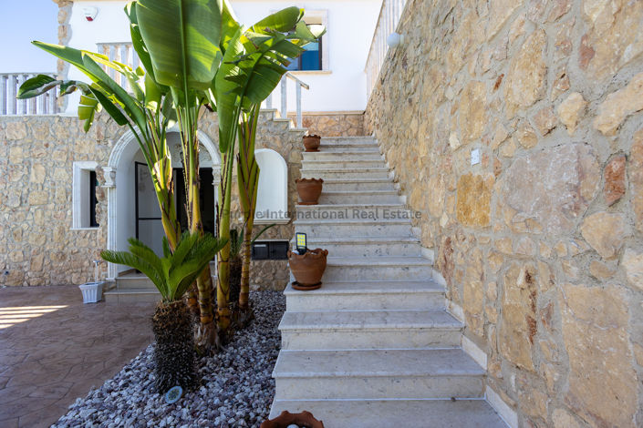 Image No.11-3 Bed Villa for sale