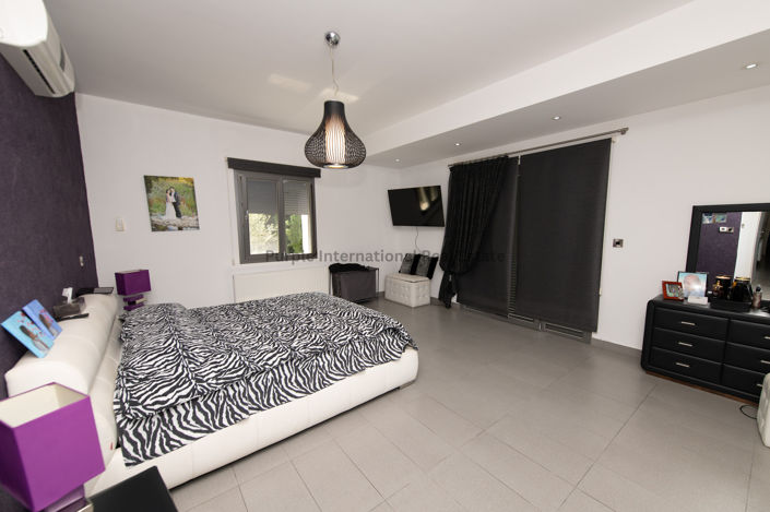 Image No.15-4 Bed Bungalow for sale