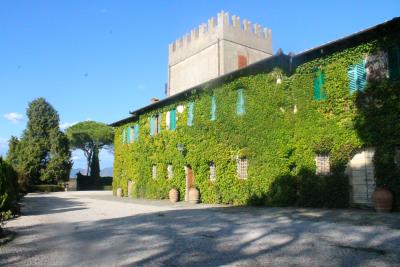 Farmhouse-for-Sale-Tuscany---AZ-Italian-Properties---Villa-for-sale-Tuscany--1-