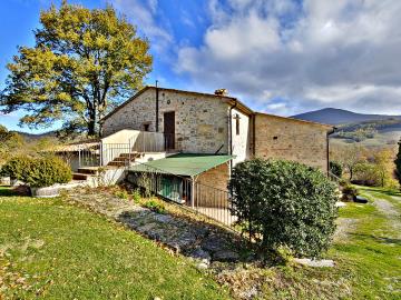 Stonehouse-for-Sale-Val-d-Orcia-Tuscany--2-
