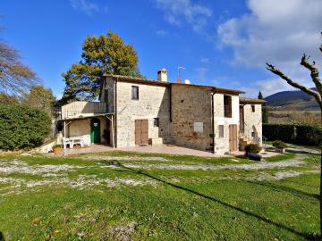 Stonehouse-for-Sale-Val-d-Orcia-Tuscany--1-
